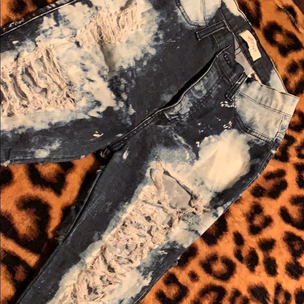 Vibrant High Wasted Washed Ripped Jeans